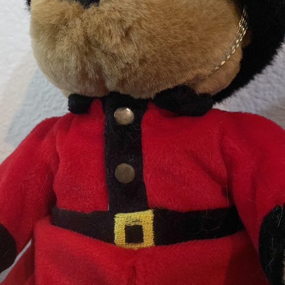 Harrods 10” Vintage Royal Guardsman Plush Bear with original tag in red uniform. - Picture 5 of 12